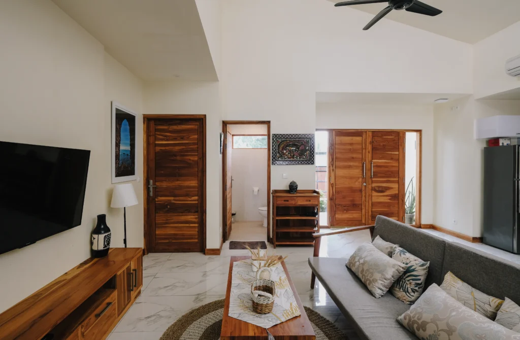 13_Living-room-front-door