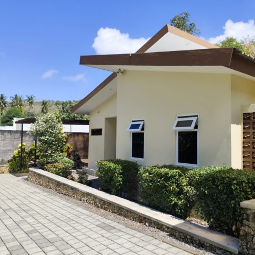 Sakuta Villa at Kalandra Estate, Kuta, Central Lombok – luxury villa with private pool, modern bedrooms, spacious living area, and tropical terrace near Kuta Beach Lombok. Sakuta Villa at Kalandra Estate, luxury villa with private pool in Kuta, Central Lombok Modern bedroom interior at Sakuta Villa Kuta Lombok with tropical ambiance Private swimming pool at Sakuta Villa near Kuta Beach Lombok Spacious living room with tropical garden view at Sakuta Villa Lombok Stylish tropical terrace at Sakuta Villa Kalandra Estate, Central Lombok Luxury villa accommodation in Kuta Lombok – Sakuta Villa private pool view Modern tropical design villa at Kalandra Estate, Kuta, Central Lombok Comfortable bedroom with pool view at Sakuta Villa Kuta Lombok Exotic tropical garden surrounding Sakuta Villa in Central Lombok Romantic sunset view from Sakuta Villa terrace in Kuta Lombok Honeymoon villa with private pool at Kalandra Estate Kuta Lombok Family-friendly luxury villa near Kuta Beach Lombok – Sakuta Villa Open living space with natural light at Sakuta Villa Central Lombok Modern bathroom with tropical design at Sakuta Villa Lombok Aerial view of Sakuta Villa Kalandra Estate near Kuta Beach Lombok, shanti yoga lombok, kuta lombok, villa kuta lombok